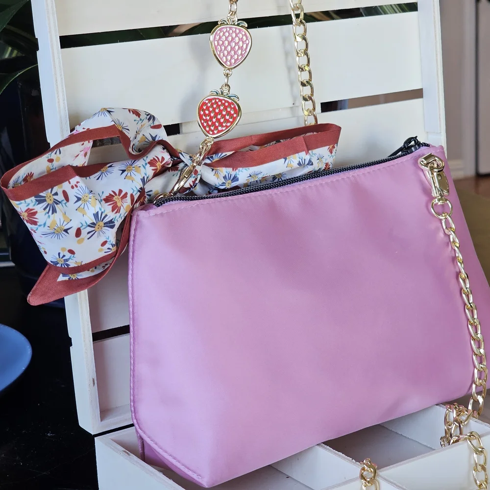 Gucci Pink Women's Bag with Gold Chain - Picture 5 of 13